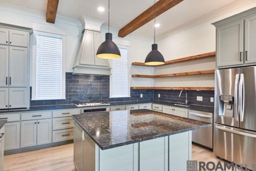 7529 Mcmahon Dr, Baton Rouge, LA, 70817-5261 | Card Image