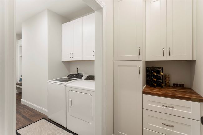 Butlers pantry and large laundry/mud room | Image 30