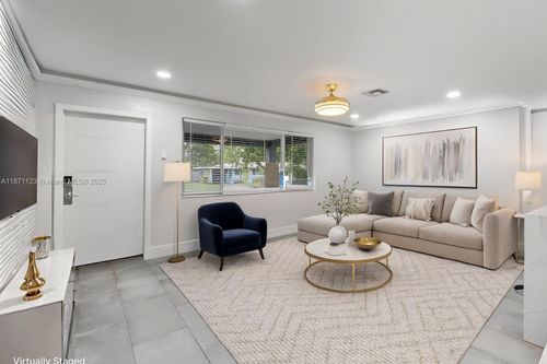 500 Nw 30th St, Wilton Manors, FL, 33311-2453 | Card Image