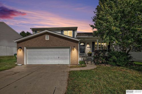 16112 Cottonwood Ave, Omaha, NE, 68136-3252 | Card Image