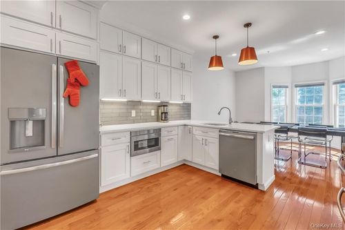 1200-1200 Half Moon Bay Dr, Croton On Hudson, NY, 10520-3106 | Card Image