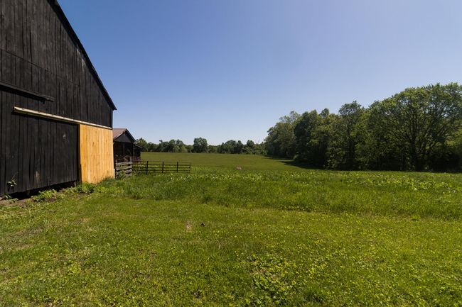 Tobacco Barn | Image 51