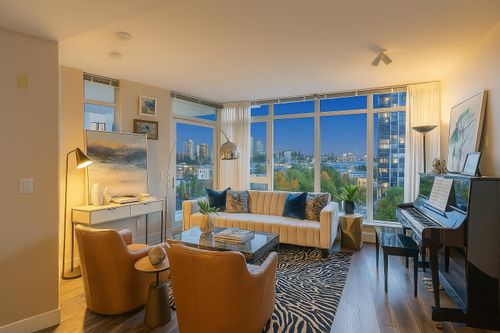 {{alt}} | Card Image