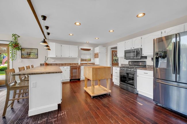 694 Lasalle Dr, House other with 4 bedrooms, 2 bathrooms and 3 parking in Somonauk IL | Image 7