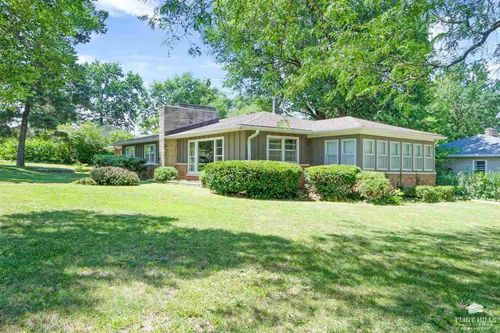 2100 Grandview Dr, Manhattan, KS, 66502-3726 | Card Image