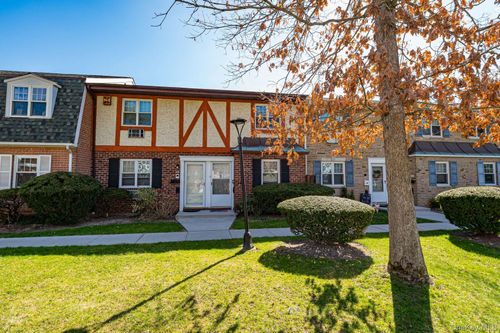 apt-g30-21 Glen Hollow Dr, Holtsville, NY, 11742-2459 | Card Image