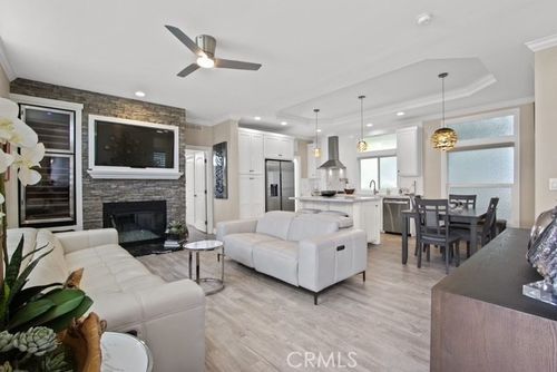 237 Plymouth Ave, Newport Beach, CA, 92660-6157 | Card Image