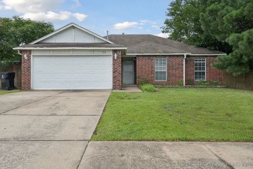 713 Fort Worth St, Broken Arrow, OK, 74012-3720 | Card Image