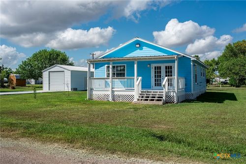 512 Mcdowell St, Austwell, TX, 77950 | Card Image