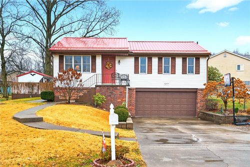 122 Manor Dr, Rostraver Twp, PA, 15089-9736 | Card Image