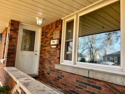 70 Else St, House other with 2 bedrooms, 2 bathrooms and 5 parking in Saint Catharines ON | Image 3