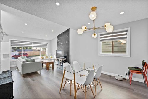 12 Cedargrove Rd Sw, Calgary, AB, T2W4T9 | Card Image