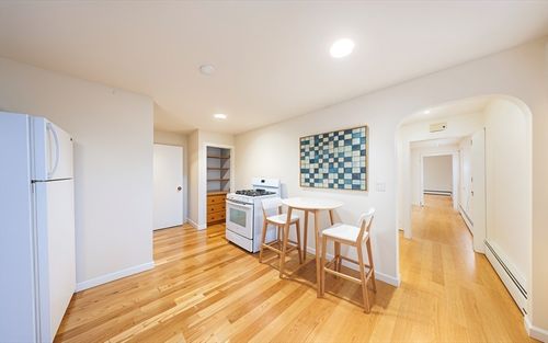 apt-2a-1026 Chestnut St, Newton, MA, 02464-1131 | Card Image