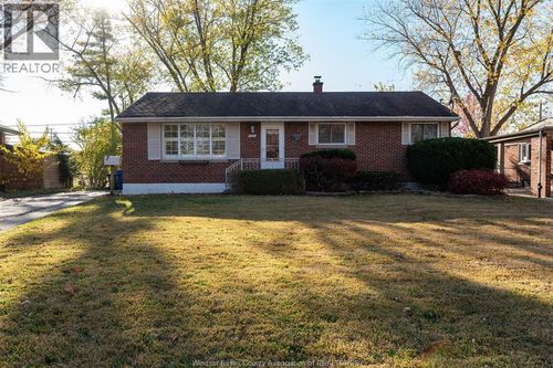 {{alt}} | Card Image