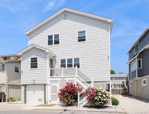 663 Arthur St, Baldwin, NY, 11510-4304 | Card Image