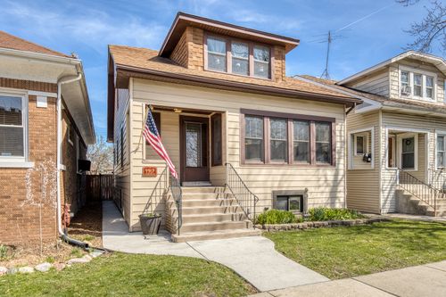 4917 N Kilbourn Ave, Chicago, IL, 60630-2639 | Card Image