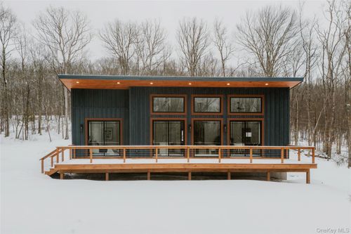 140 Country Rd, Callicoon, NY, 12723-5014 | Card Image