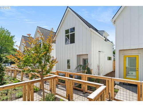 2291 N Humboldt St, Portland, OR, 97217-3529 | Card Image