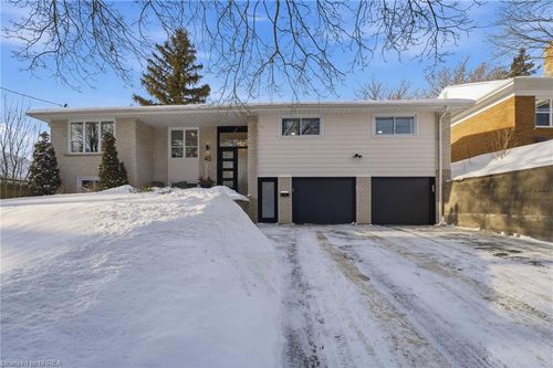 45 Parkside Dr, Brantford, ON, N3T5G3 | Card Image