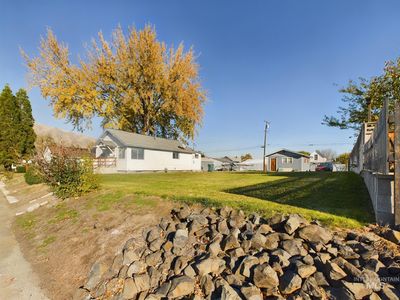 517 & 517 1/2 12th Street, Home with 3 bedrooms, 2 bathrooms and 6 parking in Clarkston WA | Image 3