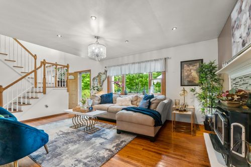 30 Hi Barlow Rd, Newtown, CT, 06470-2425 | Card Image