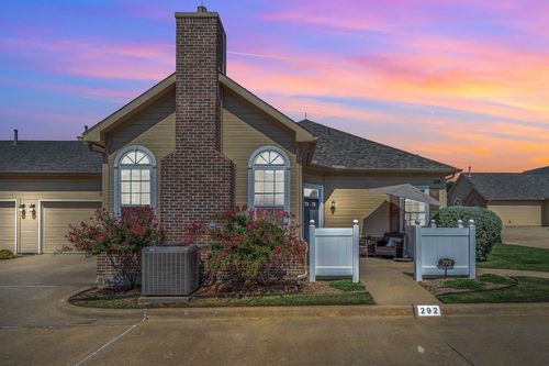 unit-292-2601 Marsh Ln, Plano, TX, 75093-8458 | Card Image