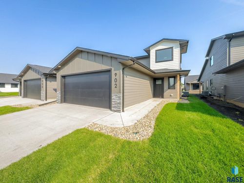 922 E Wayne Pl Place, Tea, SD, 57064 | Card Image