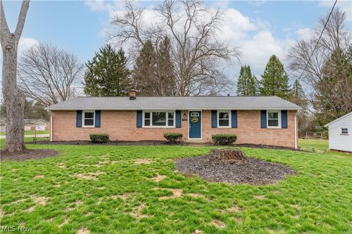 7825 Oakdale St Nw, Massillon, OH, 44646-1943 | Card Image