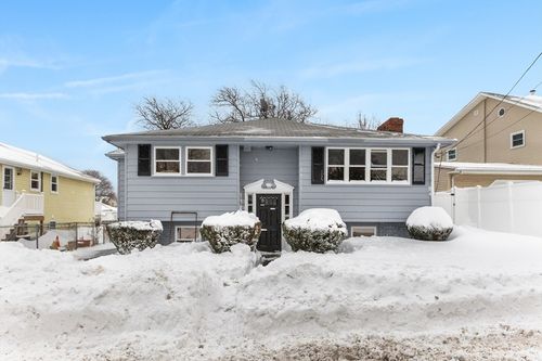 89 Sigourney St, Revere, MA, 02151-1836 | Card Image
