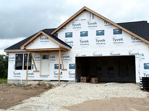 16221828 Poppy Rd, Jackson, WI, 53037-1219 | Card Image