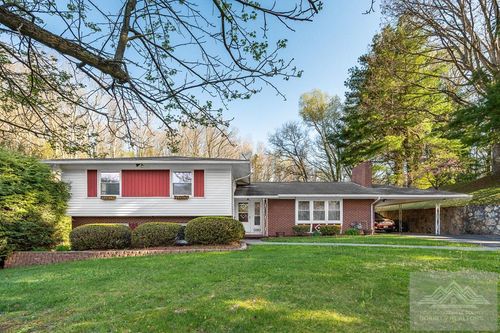 112 Montvale St, Bluefield, VA, 24605-9691 | Card Image