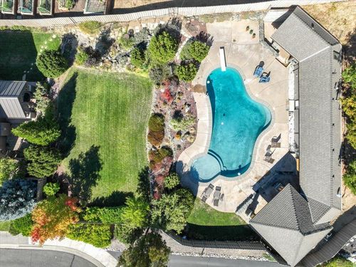 305 Woodville Way, Rogue River, OR, 97537-9502 | Card Image