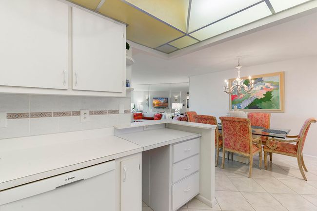 APT-1208 - 440 Seaview Ct, Condo with 2 bedrooms, 2 bathrooms and null parking in MARCO ISLAND FL | Image 17