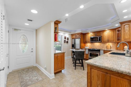 apt-201-150 S Hollybrook Ter, Pembroke Pines, FL, 33025-1277 | Card Image