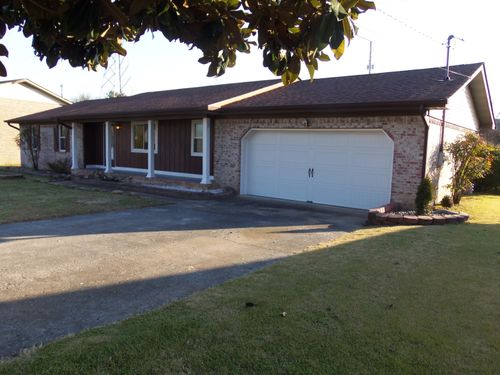 1605 Cannon Dr, Fort Oglethorpe, GA, 30742-3405 | Card Image