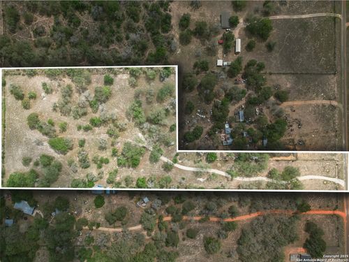 2975 County Road 120, Floresville, TX, 78114-6362 | Card Image
