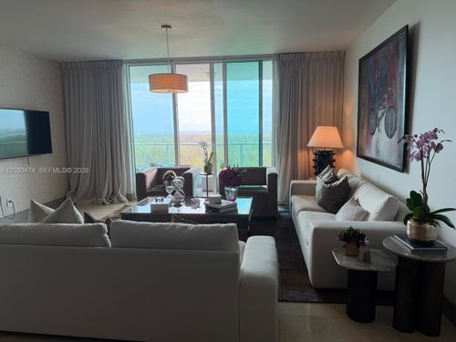 2001-14951 Royal Oaks Ln, North Miami, FL, 33181-2482 | Card Image
