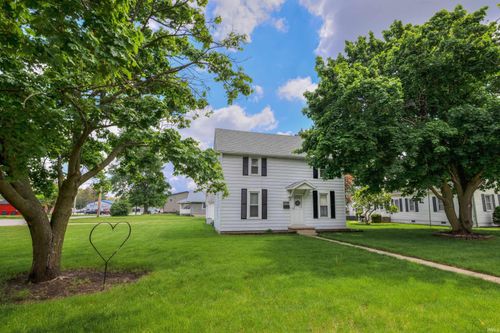 1021 N Weston St, Rensselaer, IN, 47978-2041 | Card Image