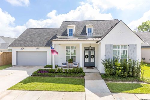 10045 Clarks Ferry Dr, Baton Rouge, LA, 70817-7764 | Card Image