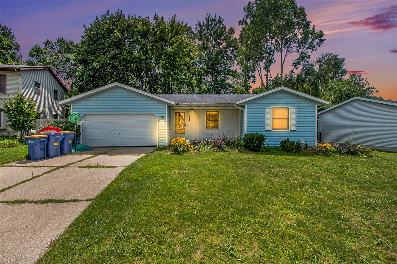 Park Ct, Grand Rapids, MI 49525