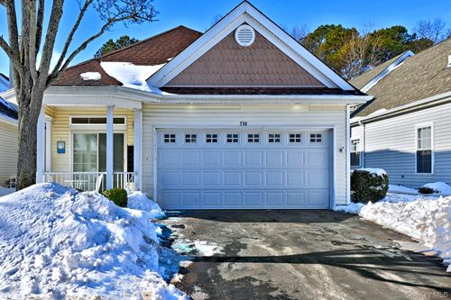 530 Leisure Dr, Ridge, NY, 11961-1647 | Card Image