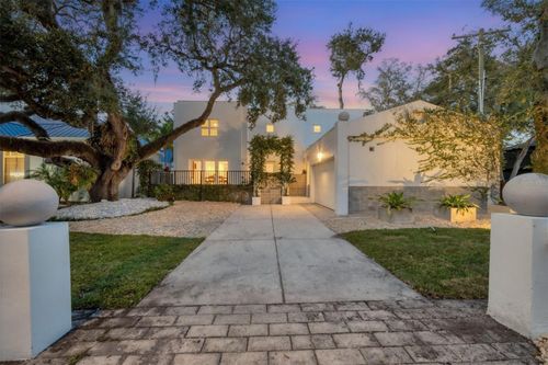 2701 Chambray Ln, Tampa, FL, 33611-4712 | Card Image