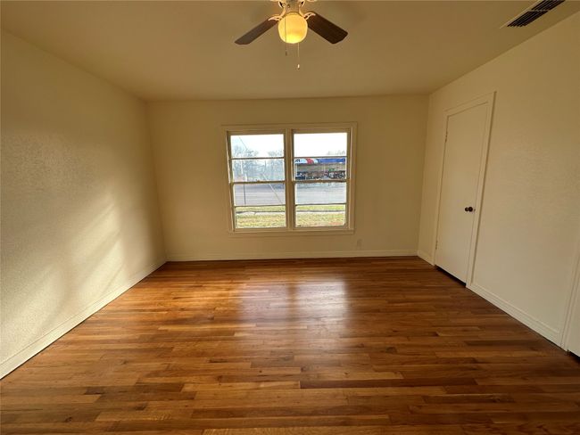 315 W Main St, Home with 2 bedrooms, 1 bathrooms and null parking in Midlothian TX | Image 14