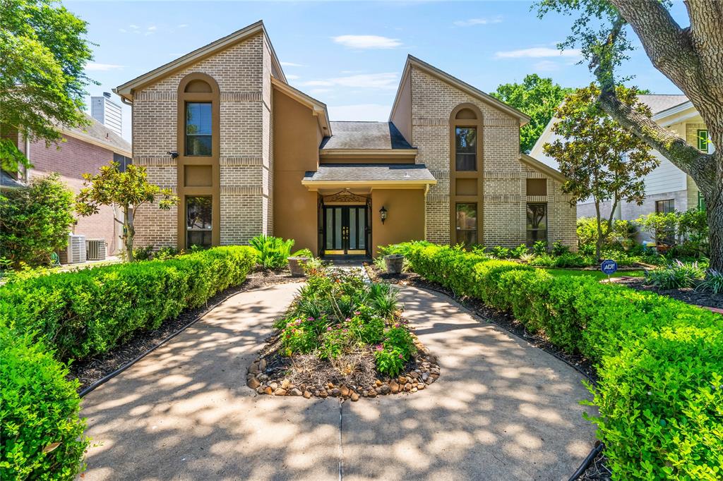Sugar Lakes Dr, Sugar Land, TX 77478