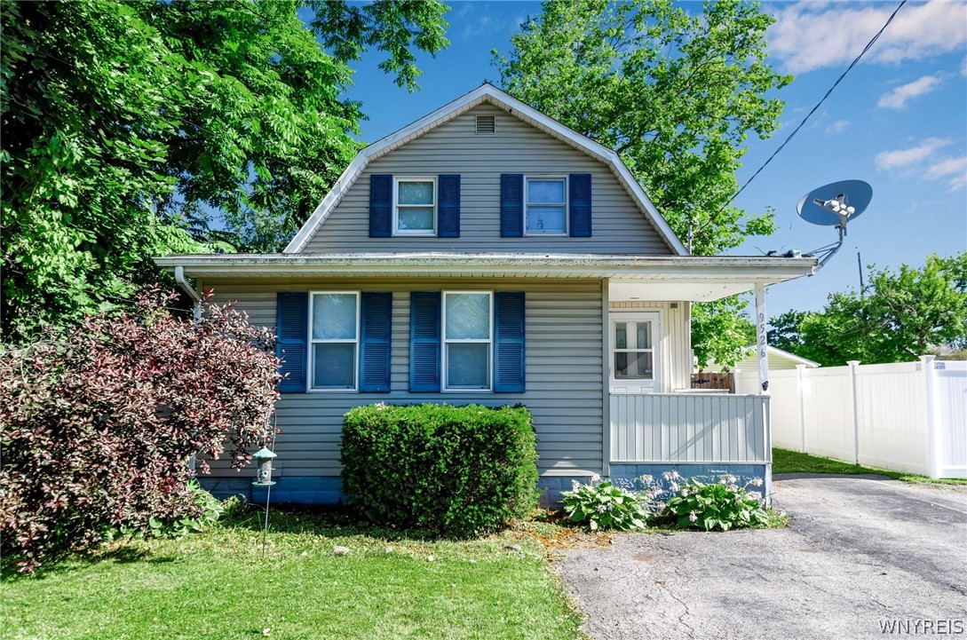 Cayuga Dr, Niagara Falls, NY 14304