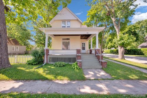 1138 Howard St, Port Huron, MI, 48060-5251 | Card Image