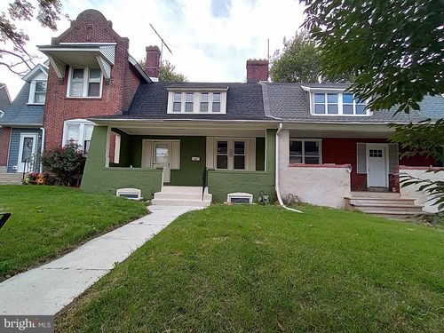 618 E 10th St, MARCUS HOOK, PA, 19061-4607 | Card Image