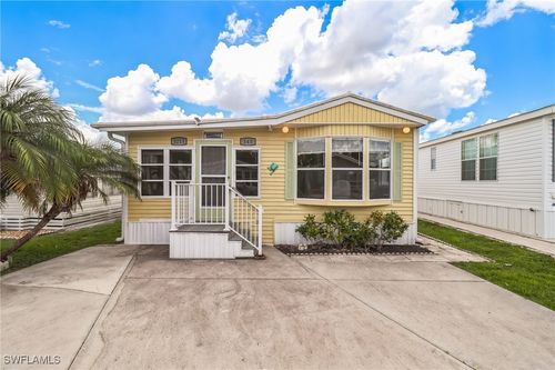 3213 Debbie Ln, BONITA SPRINGS, FL, 34134 | Card Image