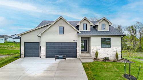 4635 173rd Street, Urbandale, IA, 50323 | Card Image