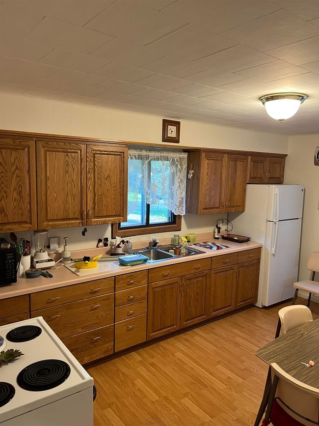 N3180 Lazy Point Rd, House other with 2 bedrooms, 1 bathrooms and null parking in FALL RIVER WI | Image 4